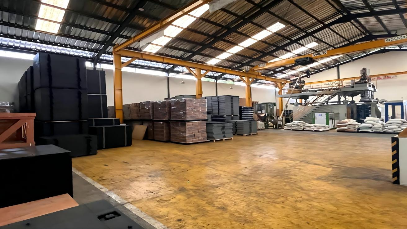 Collapsible Sleeve Packs Saving Warehouse Space